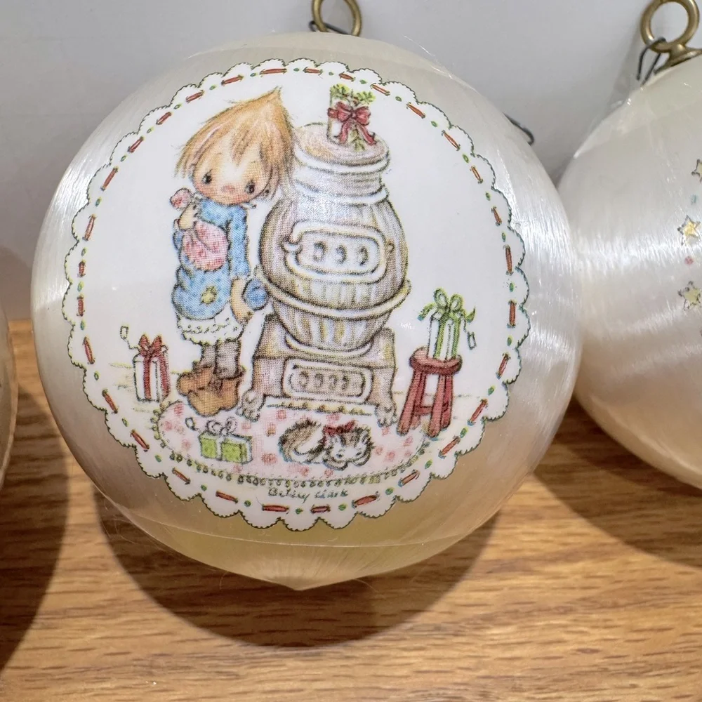 Vintage hallmark Ornament bulbs dated 1974, 1975, 1976